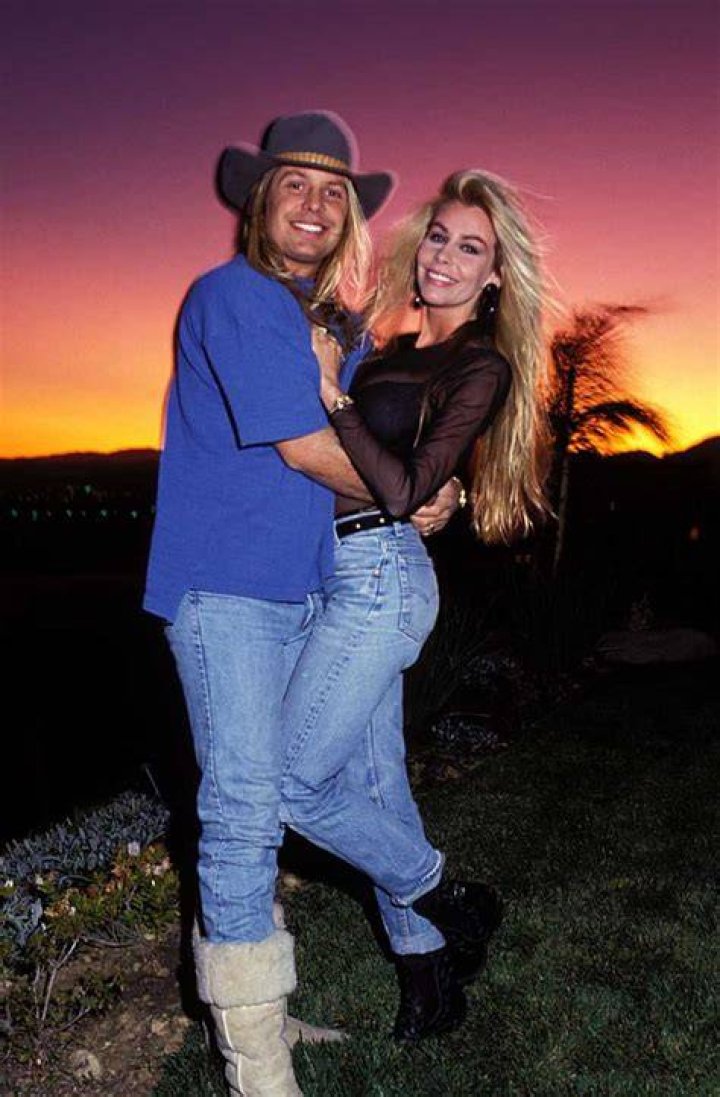 Does Vince Neil have a daughter?