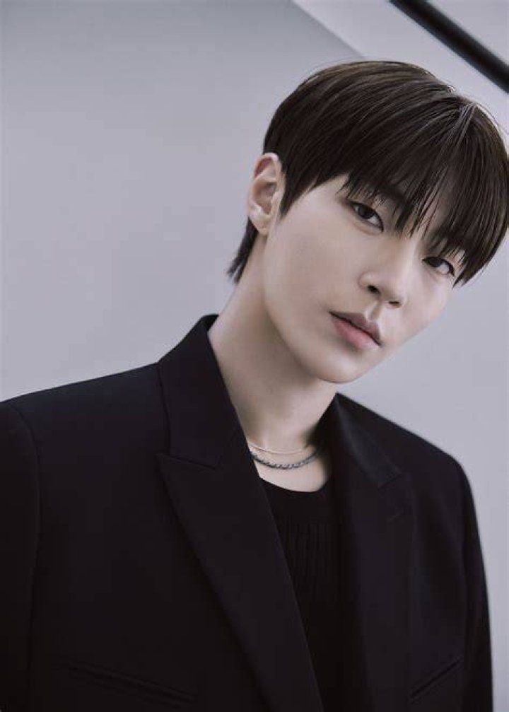 Hwang In Yeop habla de emitir una vibra sexy y varonil en sus pr&oacute;ximos