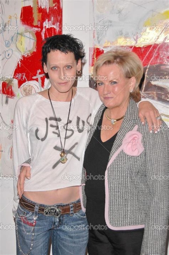 Lori Petty Net Worth (2020 Update)