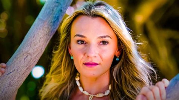 Things to know about Sierra Oakely Famous Canadian Veterian Facts